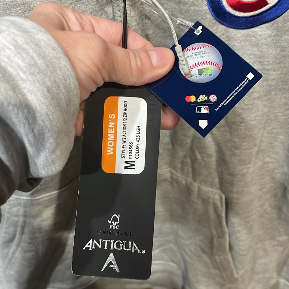 Brand NWT Antigua chicago cubs hoodie. Medium. - Picture 4 of 5